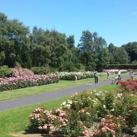 Excellent Location St Anne's Park 2 Bed/bath Apartment, 5 דבלין