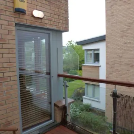Excellent Location St Anne's Park 2 Bed/bath Apartment, 5 דירה *