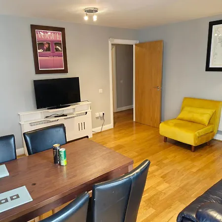 Excellent Location St Anne's Park 2 Bed/bath Apartment, 5