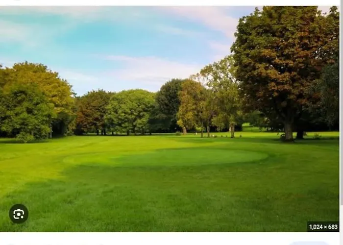 Excellent Location St Anne's Park 2 Bed/bath Apartment, 5 Apartmán *