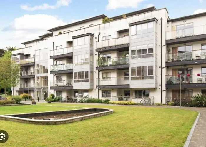 Excellent Location St Anne's Park 2 Bed/bath Apartment, 5 Apartmán