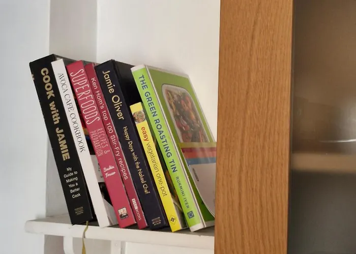 Апартаменты Excellent Location St Anne's Park 2 Bed/bath Apartment, 5