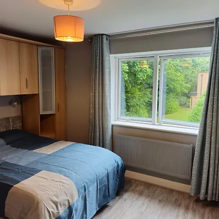 شقة Excellent Location St Anne's Park 2 Bed/bath Apartment, 5 *