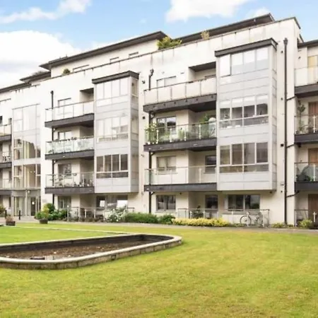 Excellent Location St Anne's Park 2 Bed/bath Apartment, 5 Apartmán